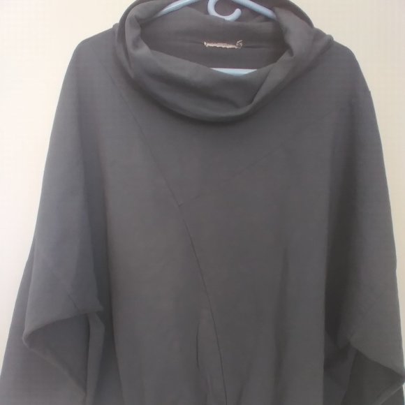 Vanessa Alexandra, Made in Italy Top or Beach Cover Up. Grey - Picture 1 of 10